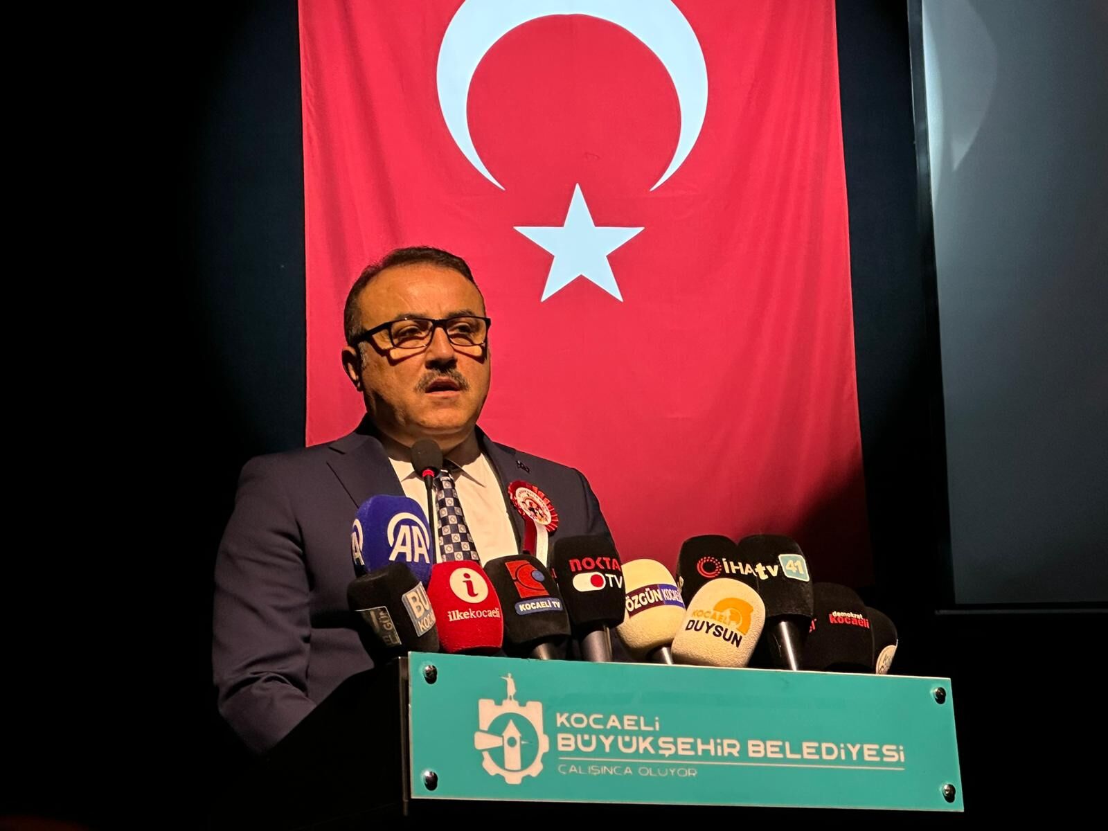 Kocaeli̇’de 23 Ni̇san Coşkusu Süleyman Demi̇rel Kültür Merkezi̇’ne Taşti