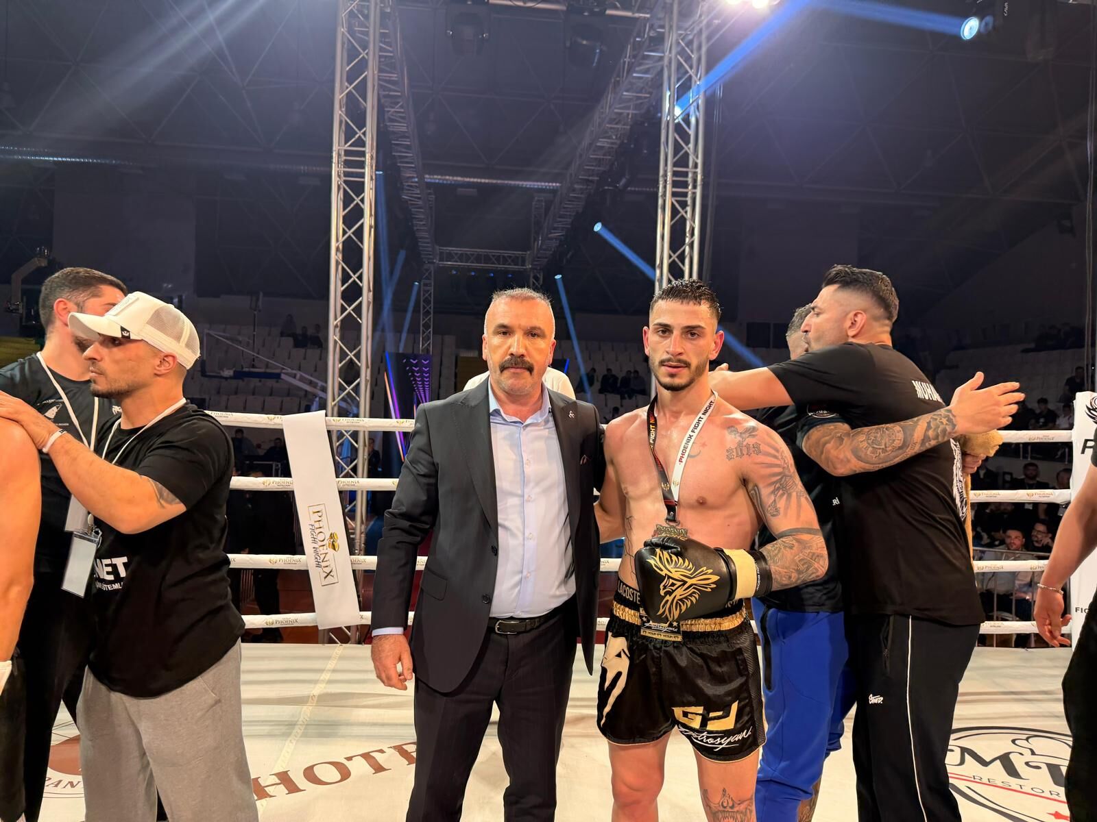 Mhp Di̇lovasi Phoenix Fight Night 4 Gecesi̇nde Yeri̇ni̇ Aldi (1)-1
