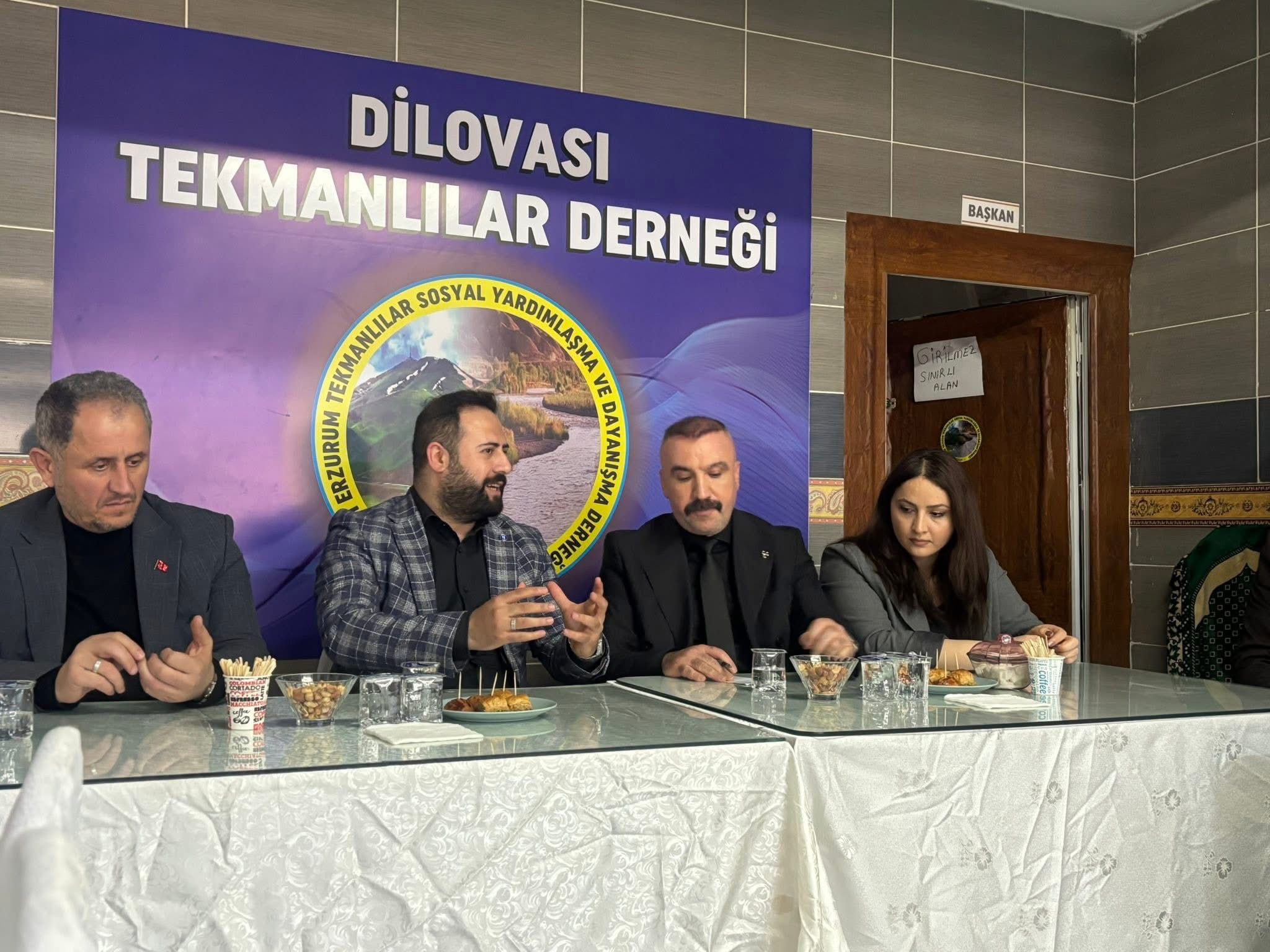Mhp Di̇lovasi Teşki̇latindan Erzurum Tekmanlilar Derneği̇’ne Zi̇yaret (2)