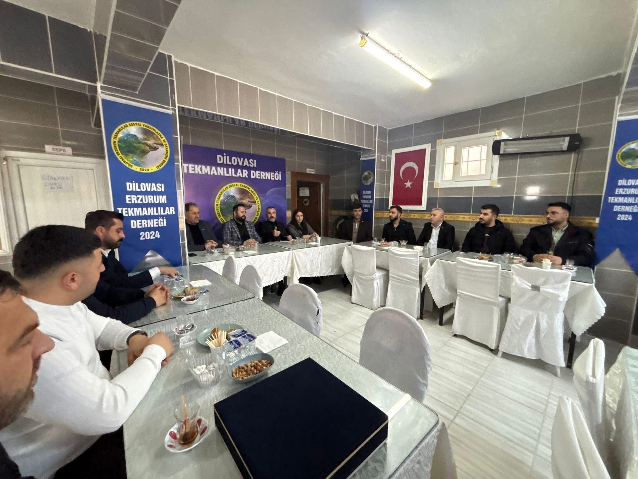 Mhp Di̇lovasi Teşki̇latindan Erzurum Tekmanlilar Derneği̇’ne Zi̇yaret (4)