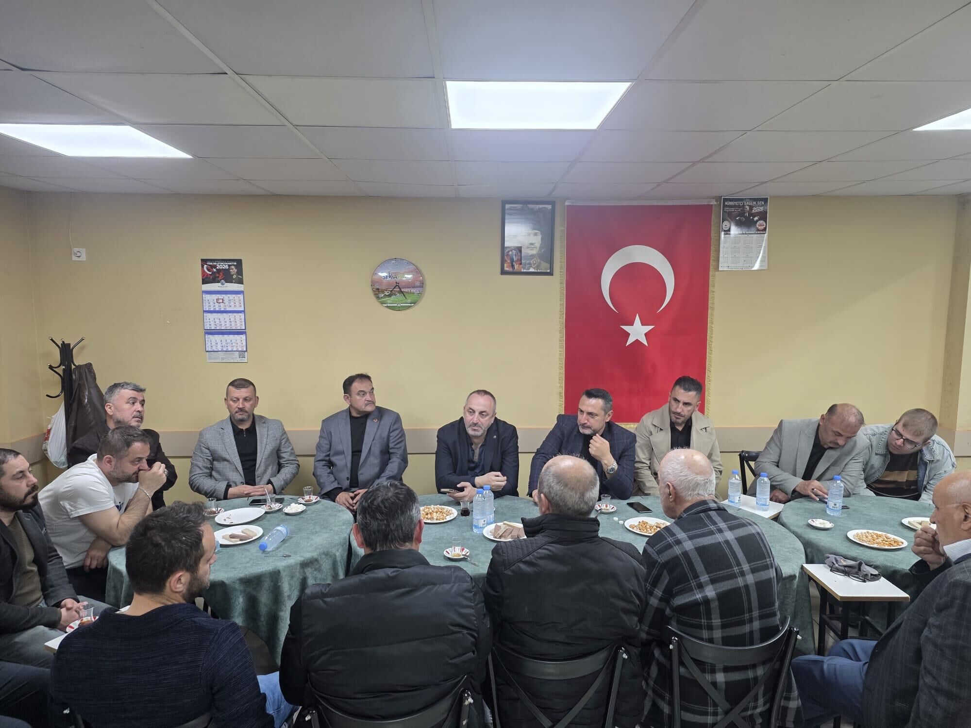 Mhp İzmi̇t Teşki̇lati Malta Mahallesi̇’nde Vatandaşi Di̇nledi̇ (2)