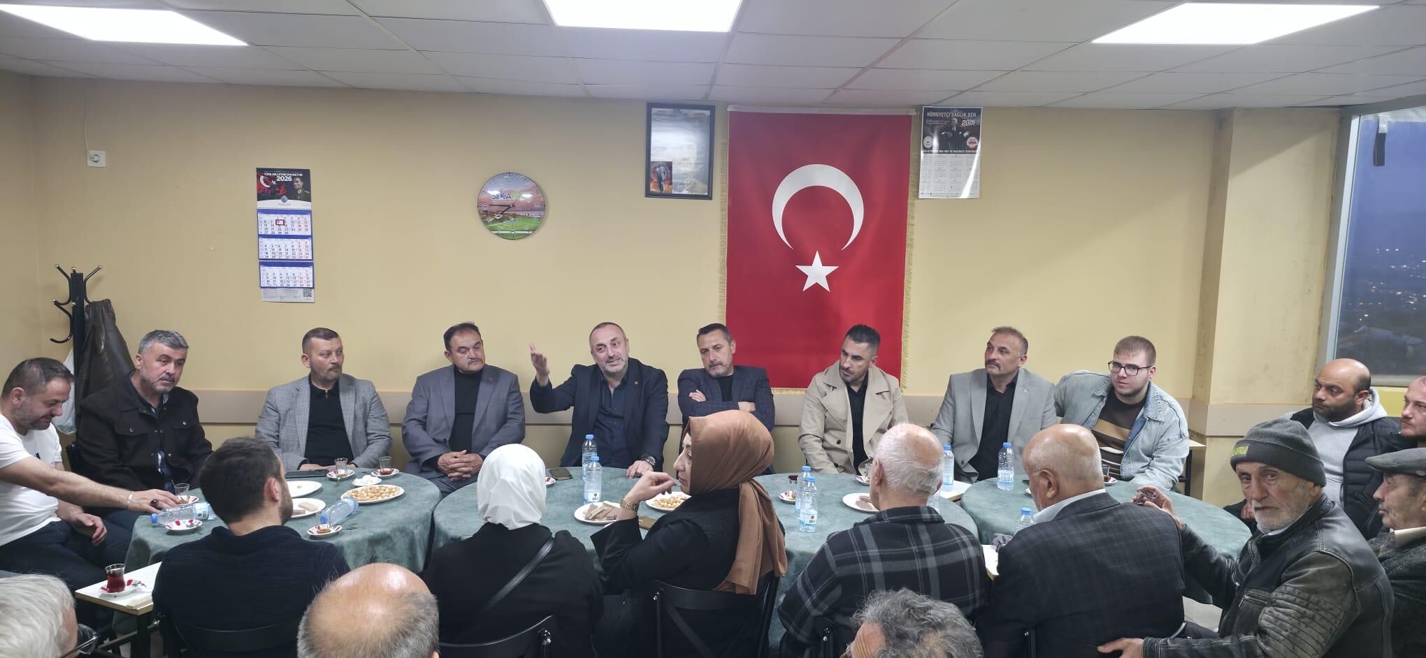 Mhp İzmi̇t Teşki̇lati Malta Mahallesi̇’nde Vatandaşi Di̇nledi̇ (3)