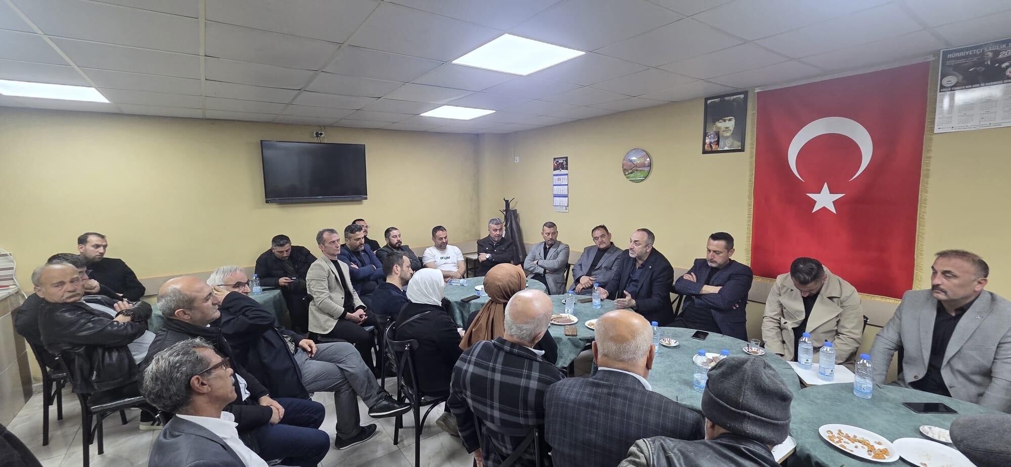Mhp İzmi̇t Teşki̇lati Malta Mahallesi̇’nde Vatandaşi Di̇nledi̇ (5)