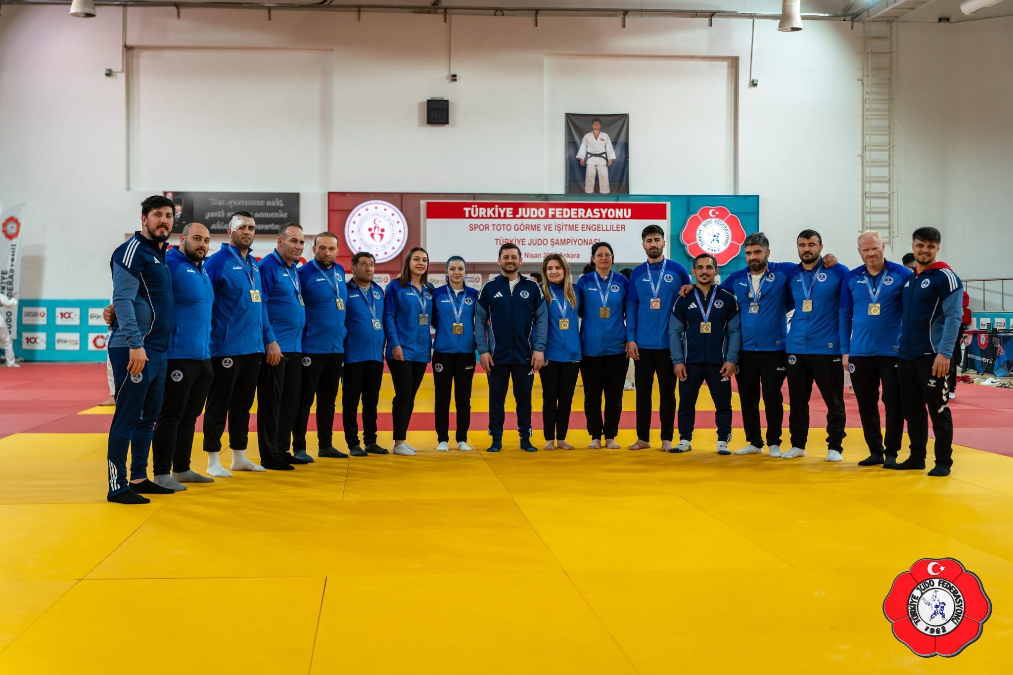 Pes Etmeyenlerin Ve Şampiyonların Kulübü Kağıtspor (10)