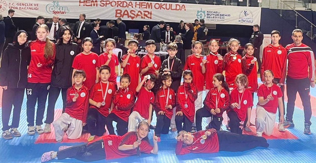Topaloğlu’nda Körfez Karatecilerinin Madalya Yağmuru Vardı 1