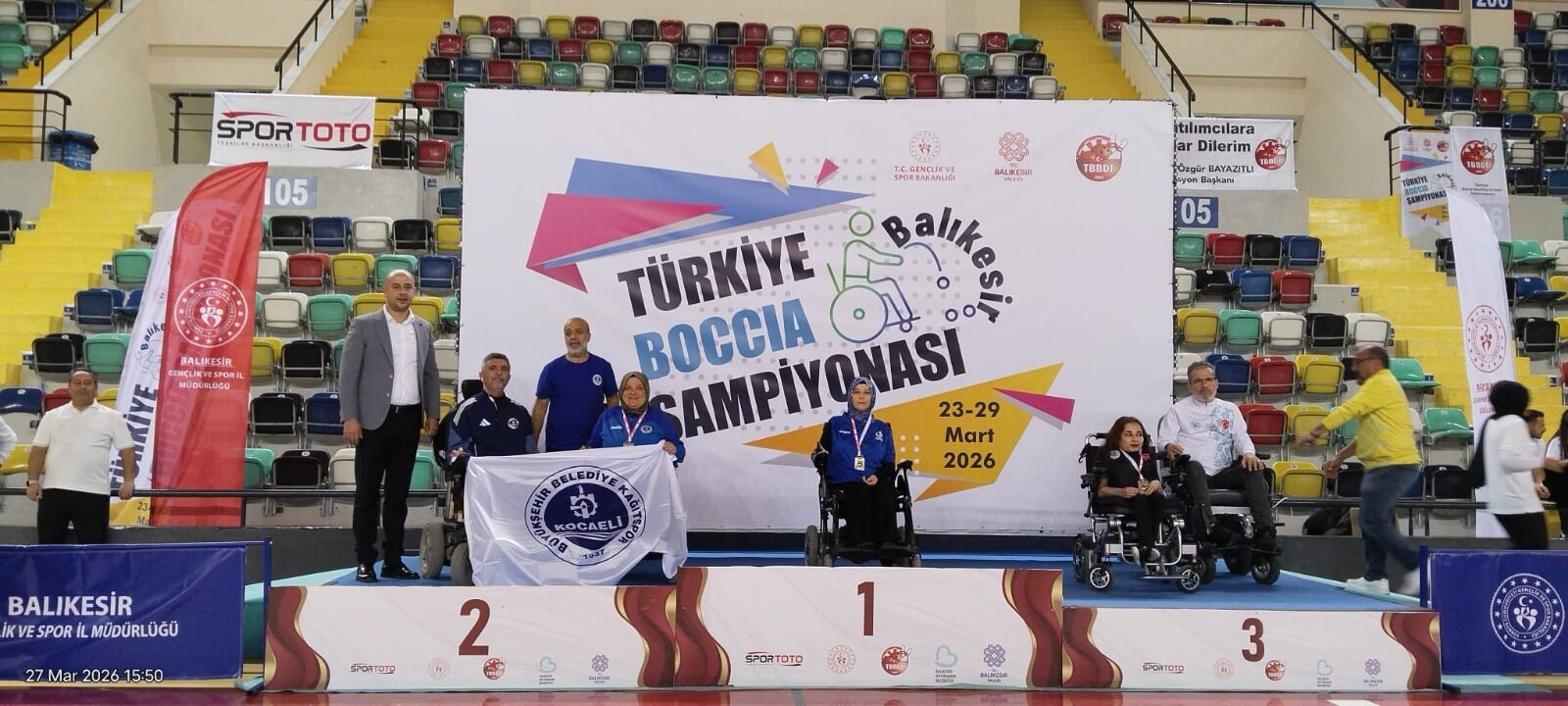 Ulusal Ve Uluslararasi Arenada Zi̇rvede (13)