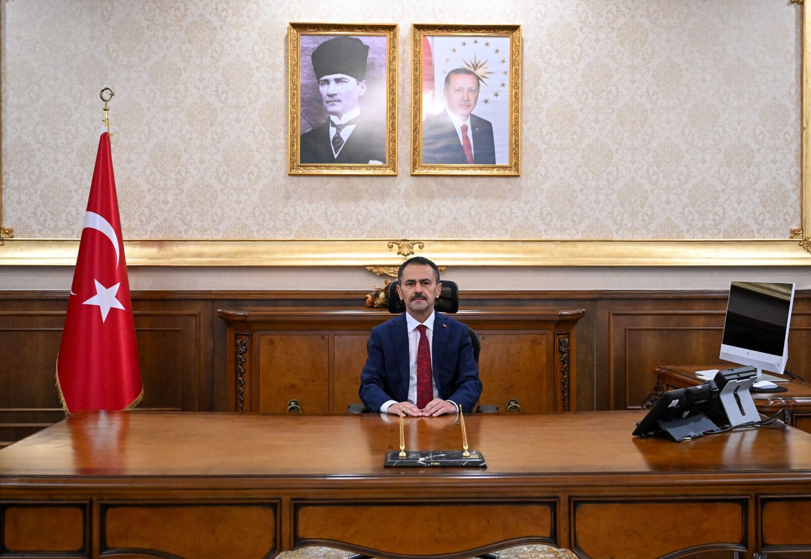 Vali İlhami Aktaş-14