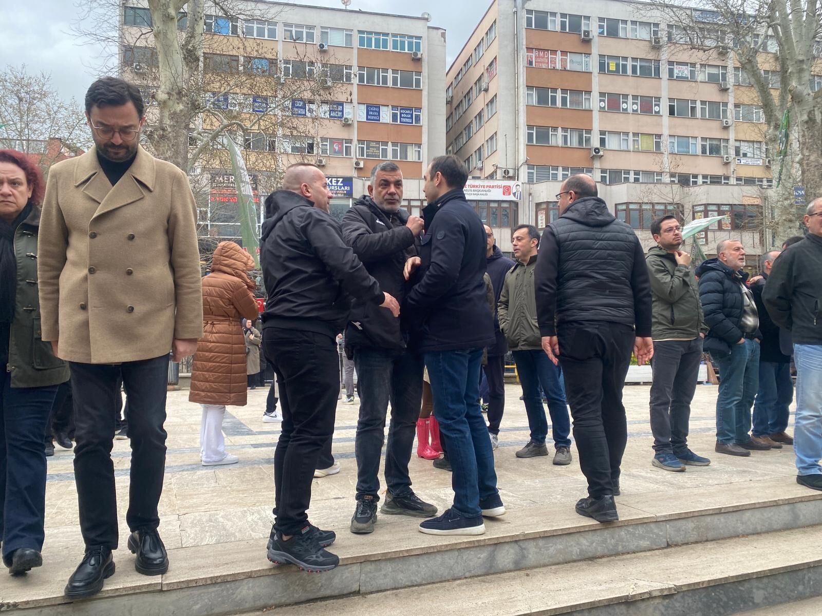 Yoğun Katilimla Uğurlandi (2)-1