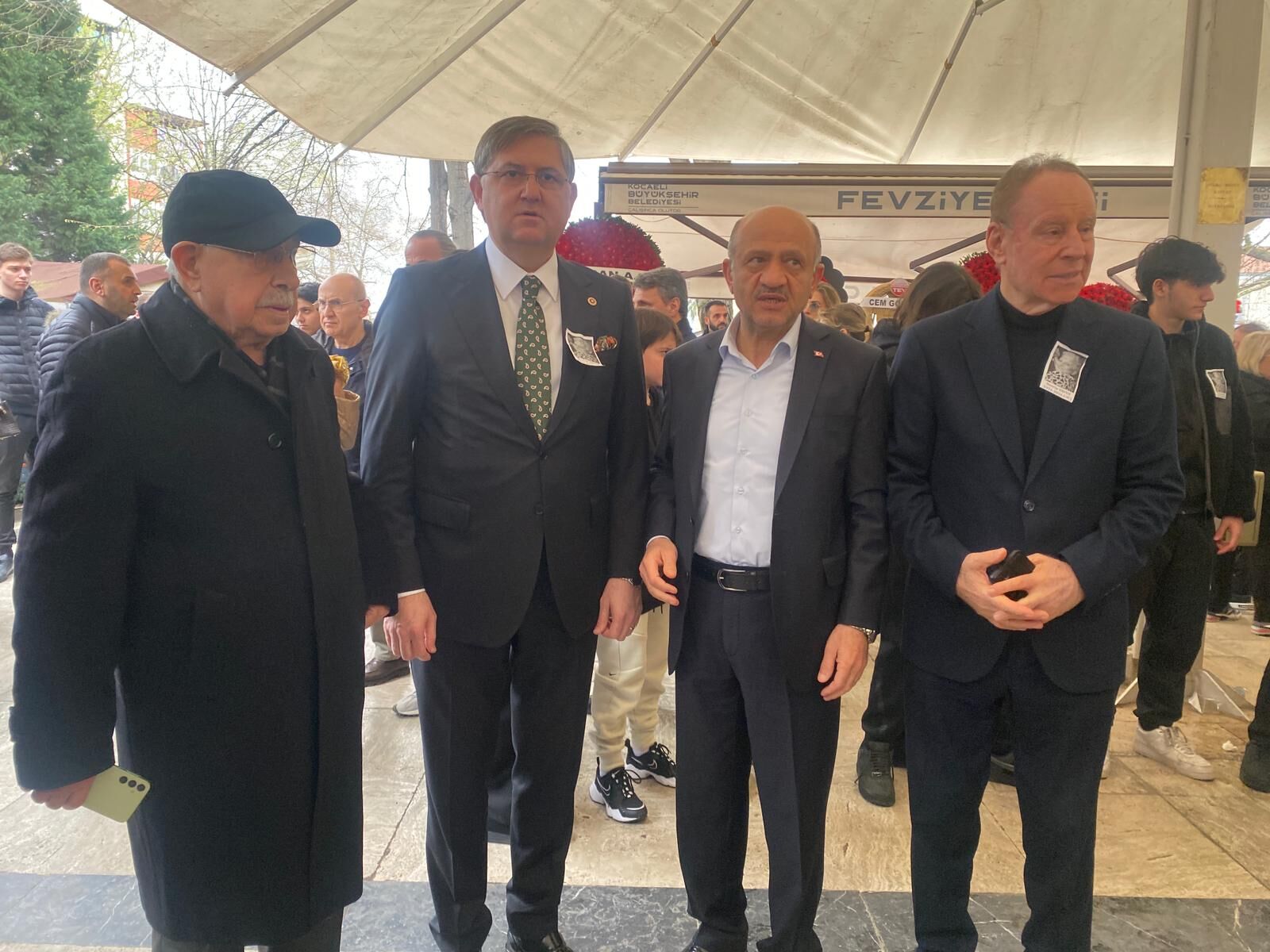 Yoğun Katilimla Uğurlandi (4)