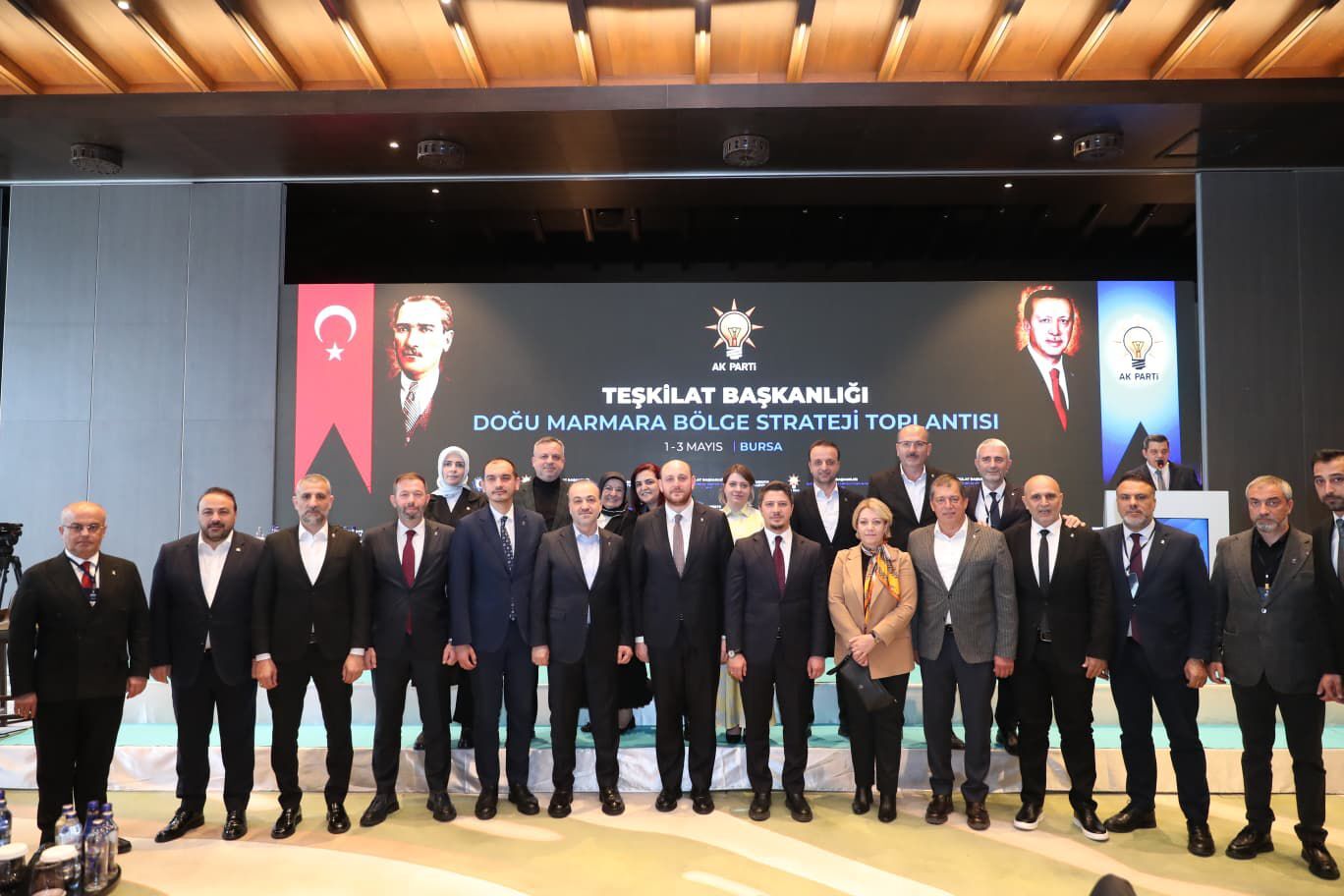 Ak Parti Kocaeli Teşkilatı, Bursa’da Düzenlenen Doğu Marmara Bölge Strateji Kampı’nı Tamamladı. Gözler Şimdi Cumhurbaşkanı Recep Tayyip Erdoğan’ın Katılımıyla 16 Mayıs’ta Kocaeli Stadyumu’nda Yapılacak Gençlik Şölen (2)