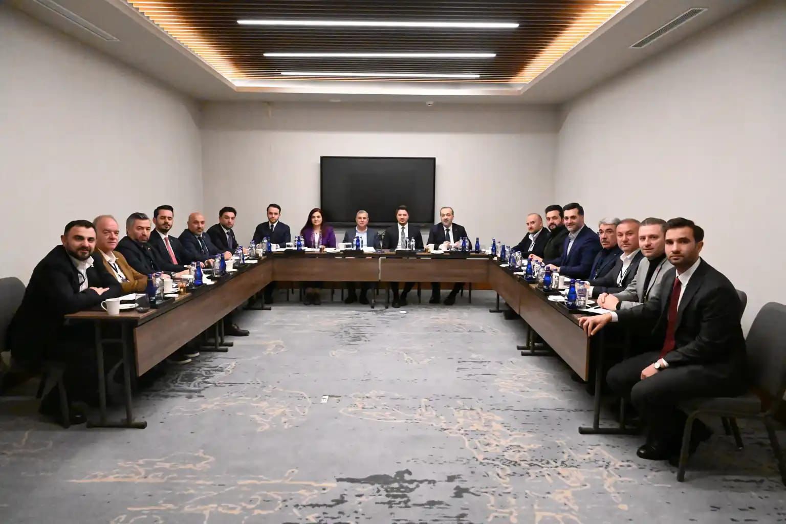 Ak Parti Kocaeli Teşkilatı, Bursa’da Düzenlenen Doğu Marmara Bölge Strateji Kampı’nı Tamamladı. Gözler Şimdi Cumhurbaşkanı Recep Tayyip Erdoğan’ın Katılımıyla 16 Mayıs’ta Kocaeli Stadyumu’nda Yapılacak Gençlik Şölen (6)