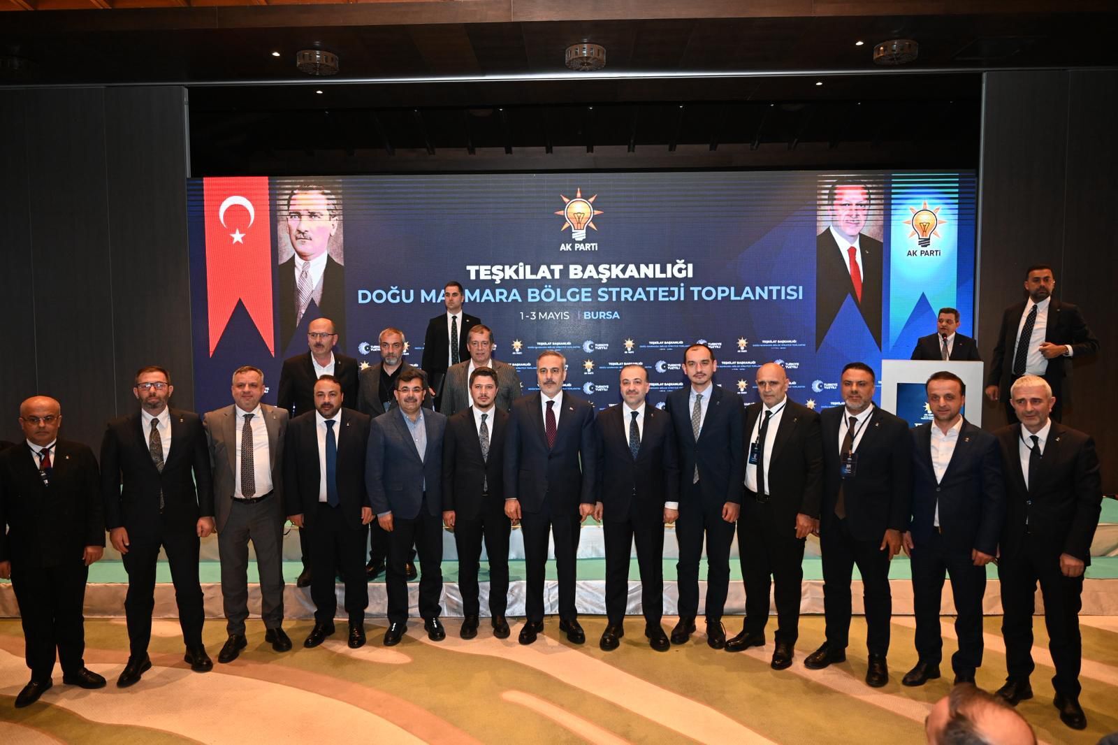 Ak Parti Kocaeli Teşkilatı, Bursa’da Düzenlenen Doğu Marmara Bölge Strateji Kampı’nı Tamamladı. Gözler Şimdi Cumhurbaşkanı Recep Tayyip Erdoğan’ın Katılımıyla 16 Mayıs’ta Kocaeli Stadyumu’nda Yapılacak Gençlik Şölenine (1)