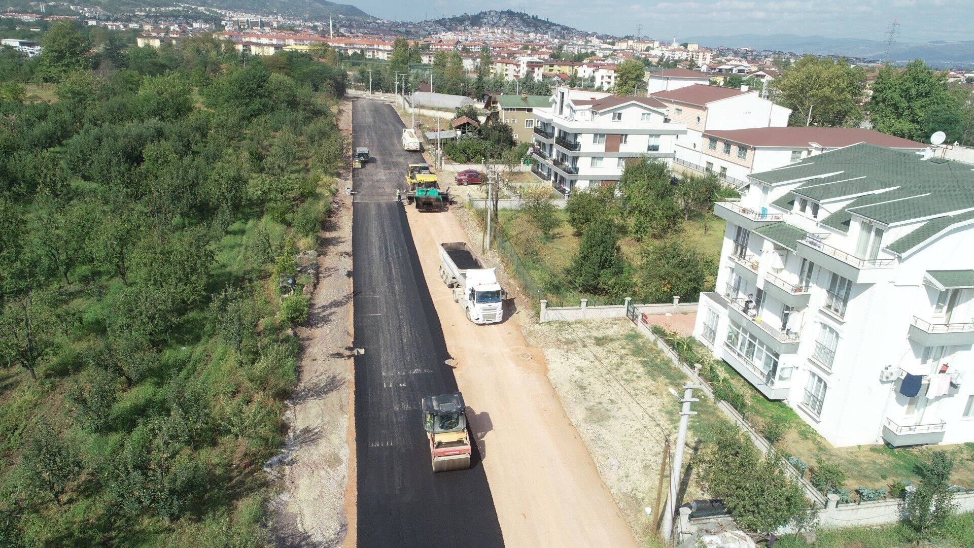 Büyükşehir, 3 Ilçede Yolları Iyileştirecek (5)