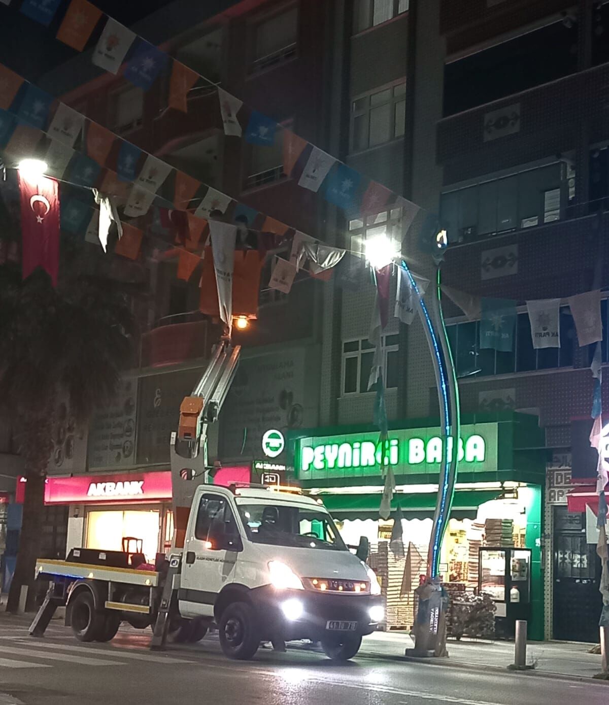 Çayirova Beledi̇ye Başkani Bünyami̇n Çi̇ftçi̇’yi̇ Hedef Aldi (2)