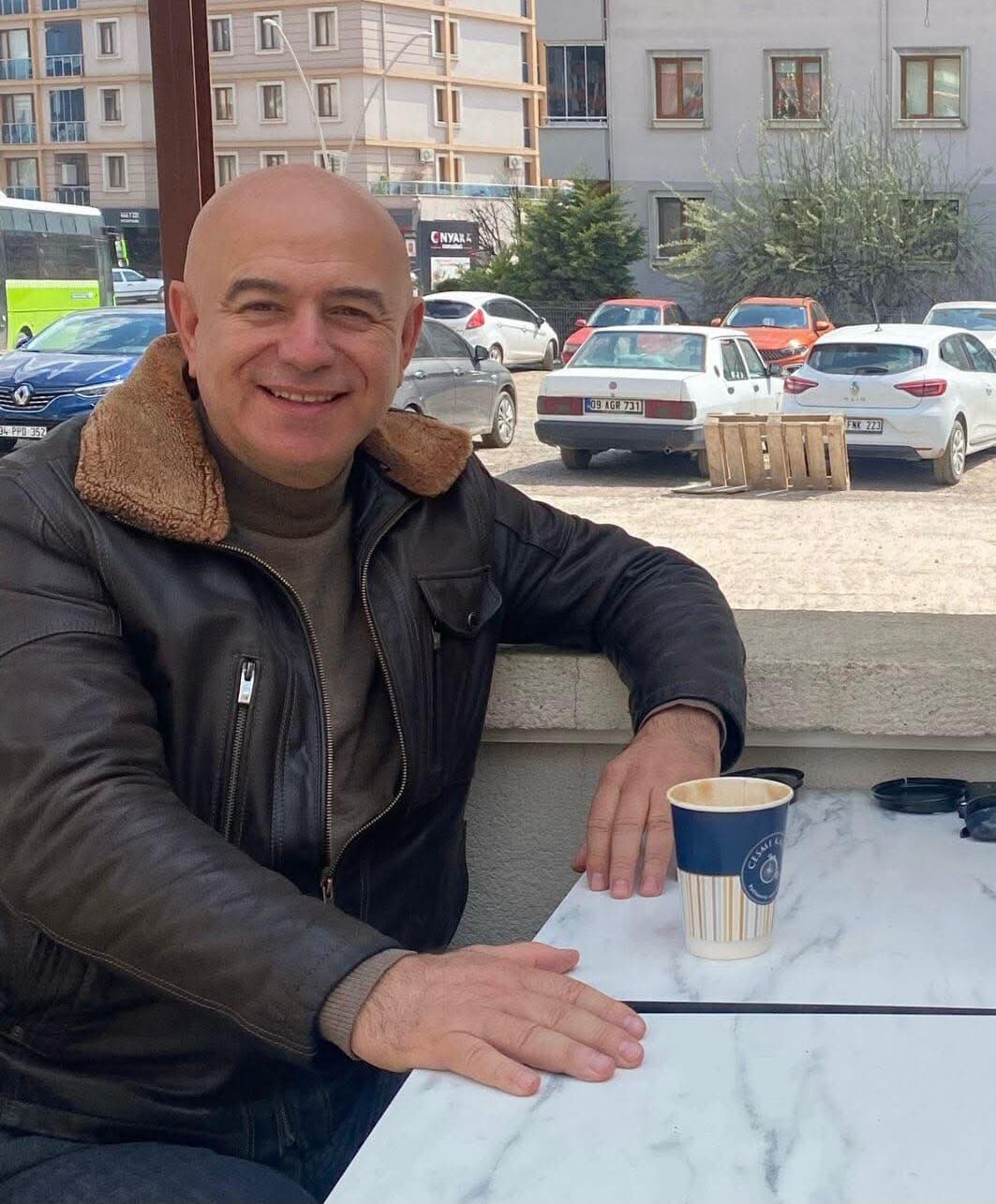 Chp Körfez Adayi Tayfun Balikçi’dan İroni̇li̇ Paylaşim Sürpri̇zli̇ Kaldirim (2)