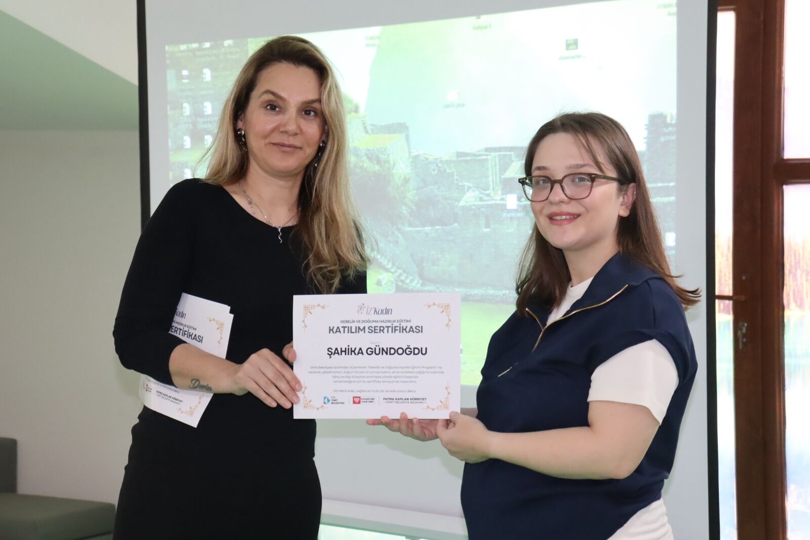 Izgim'de Anne Adaylarina Sertifika Sevinci (3)