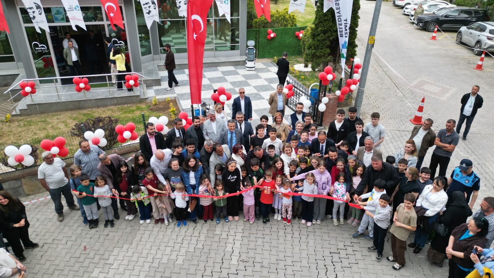 İzmit Belediyesi Robotik Kodlama Ve Yazılım Evi Kapılarını Açtı (1)