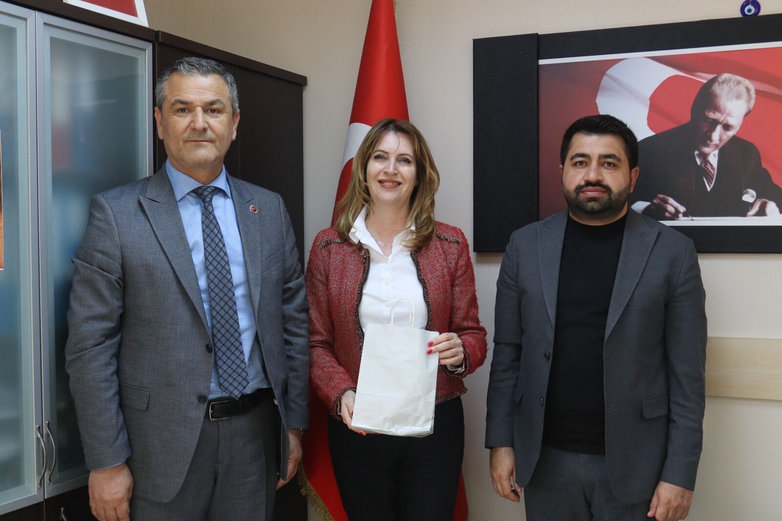 Kadin Muhtarlara İzmi̇t Beledi̇yesi̇nden Anneler Günü Zi̇yareti̇ (3)