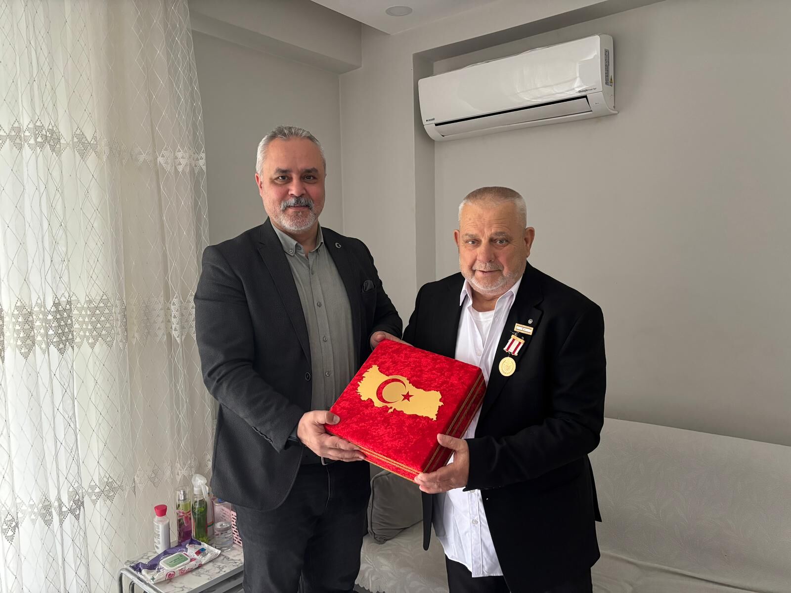 Kibris Gazi̇si̇ Ali̇ Işik
