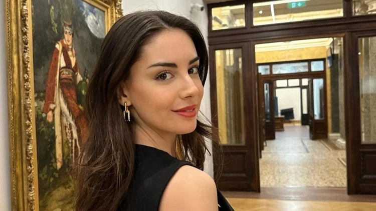 Kizilcik Şerbeti̇’nde Ayrilik Rüzgari Çi̇men Di̇zi̇den Ayriliyor Mu (2)