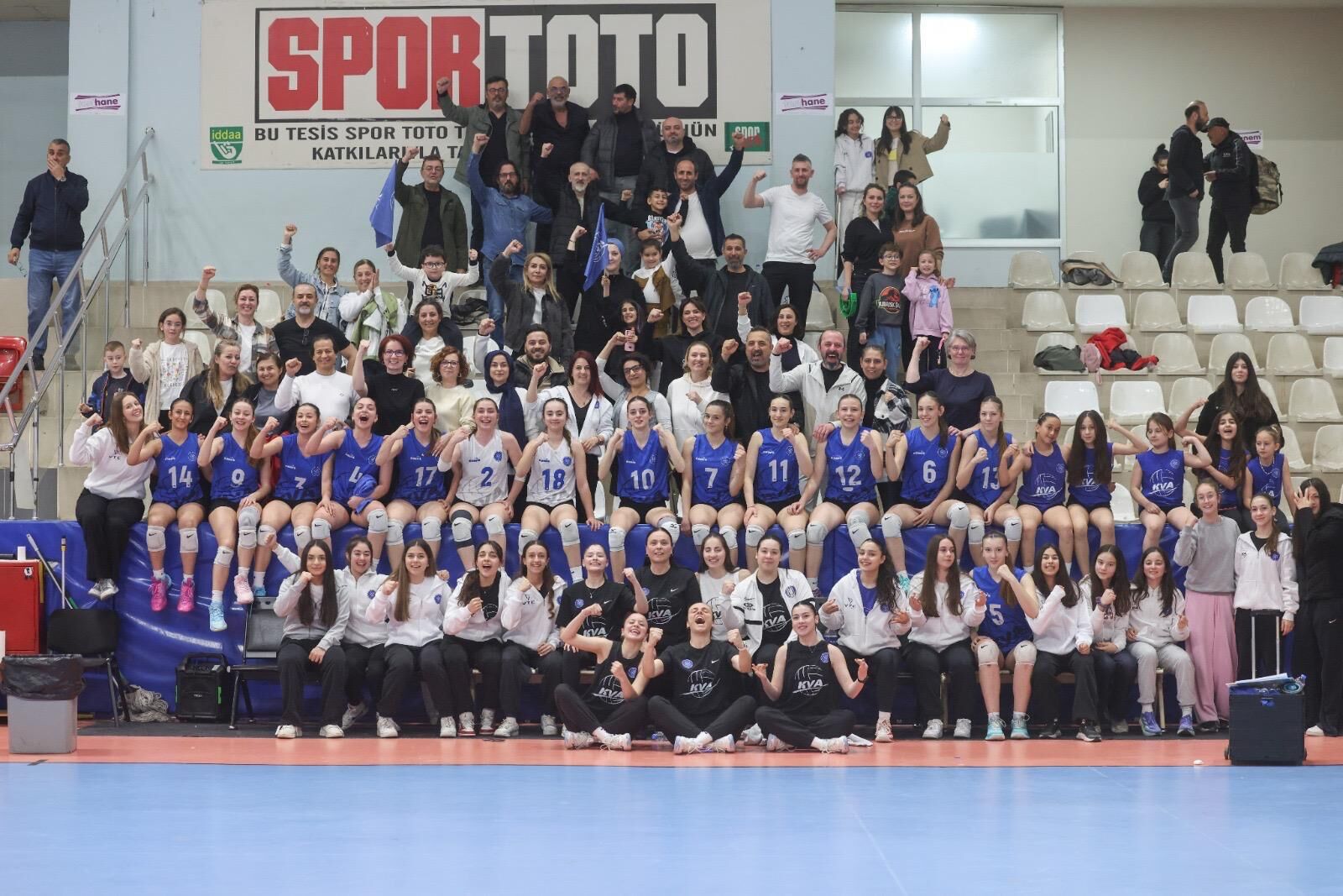 Kocaeli̇ Voleybol Akademi̇ Fi̇nal Bi̇leti̇ İçi̇n Sahaya Çikiyor (3)