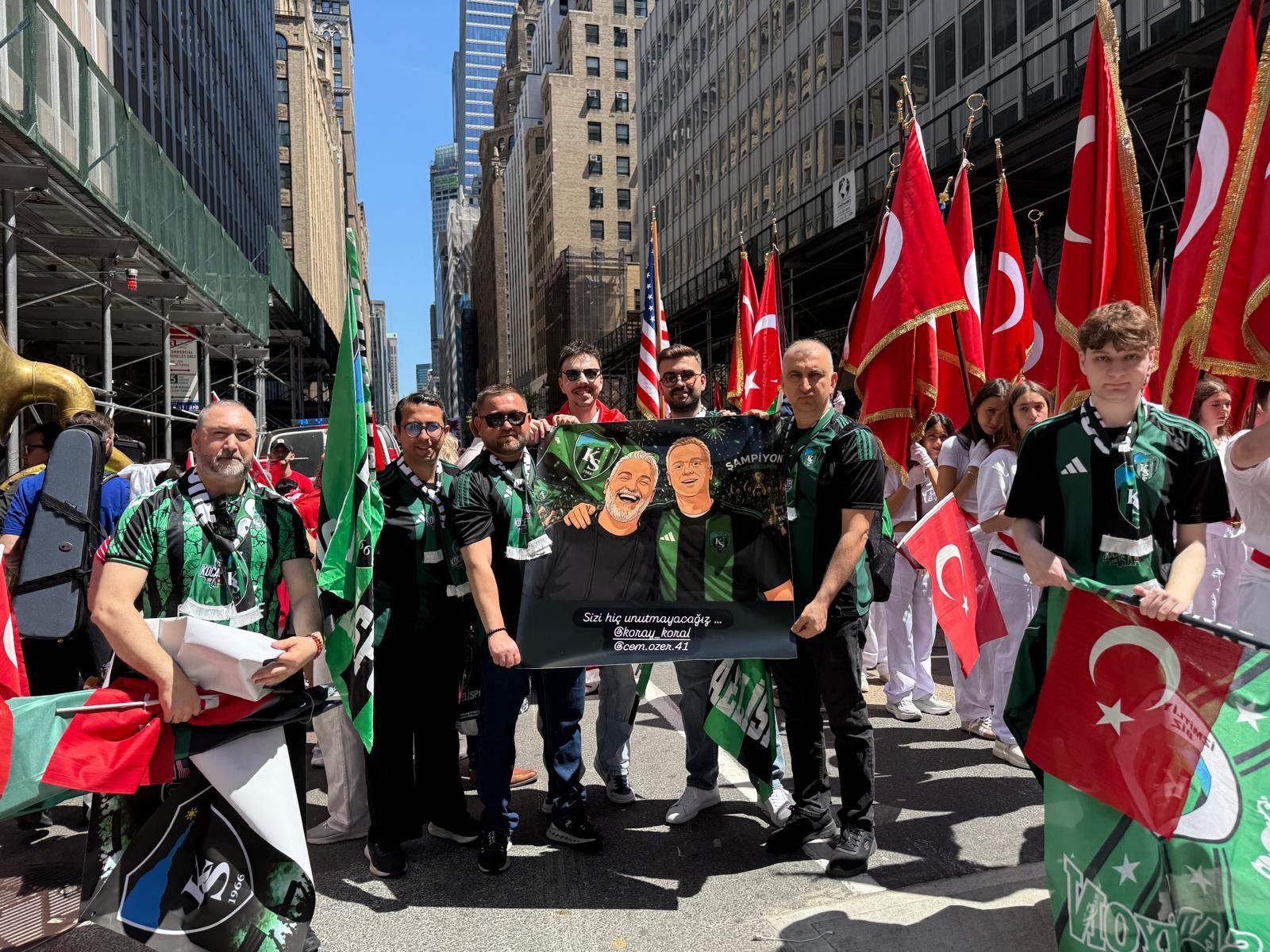 Kocaeli̇spor Usa New York Türk Günü Yürüyüşü’ne Damga Vurdu (2)