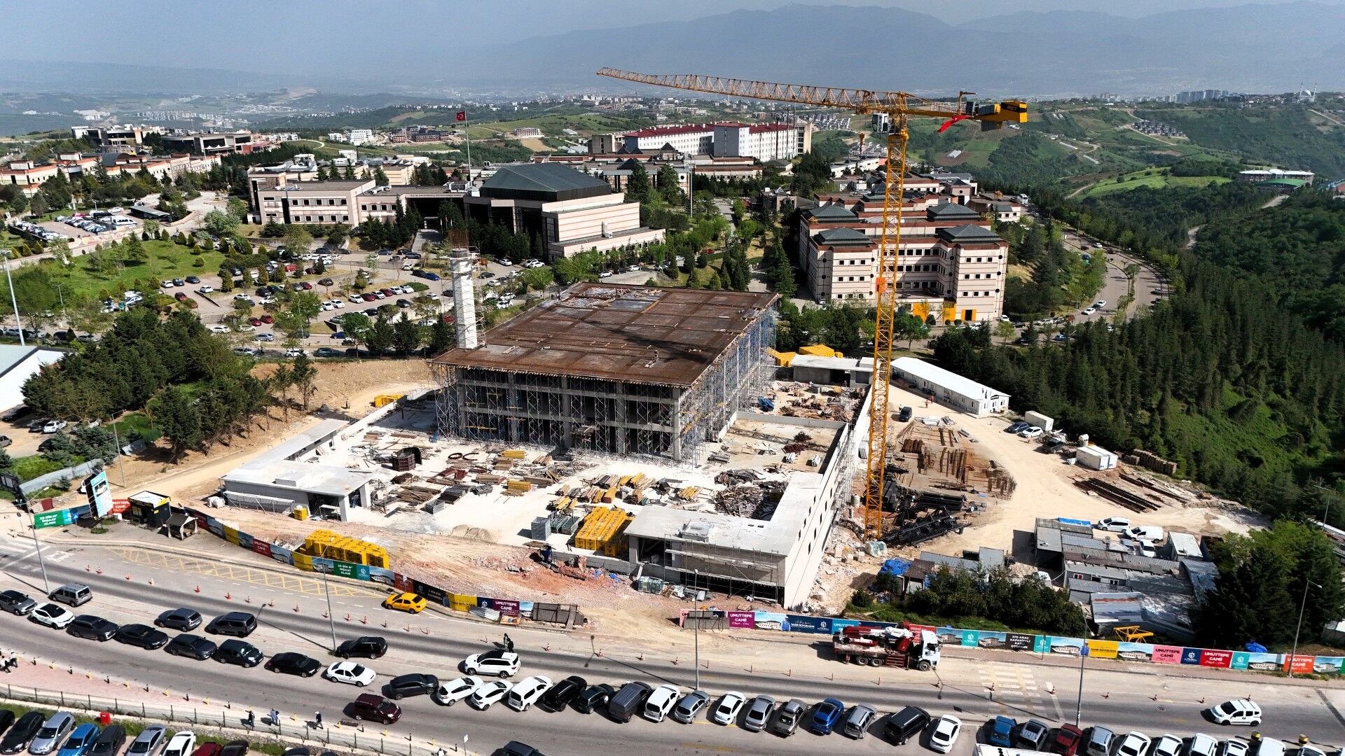 Koü Umuttepe Cami Ve Otoparkı Hızla Yükseliyor (1)