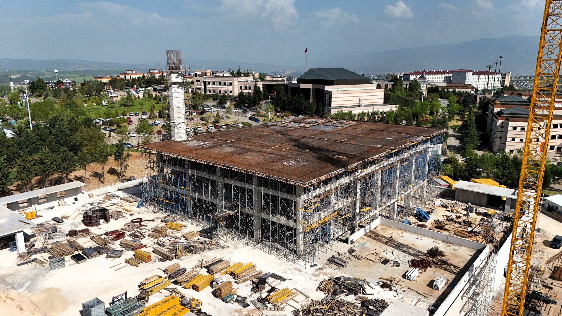 Koü Umuttepe Cami Ve Otoparkı Hızla Yükseliyor (2)