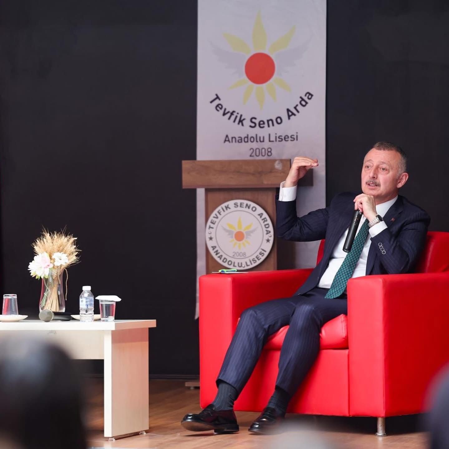 Liseli Öğrenciler Sordu Başkan Büyükakın Cevapladı (7)