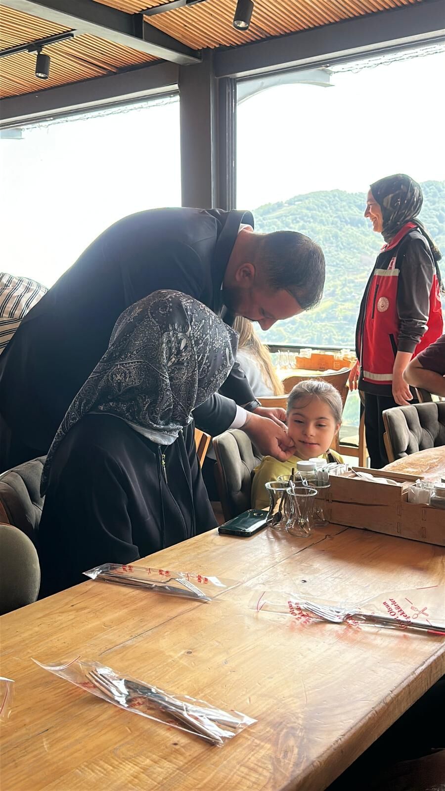 Mhp Başi̇skele Teşki̇lati Engelli̇ler Haftasi’nda Gönül Sofrasinda Buluştu (2)