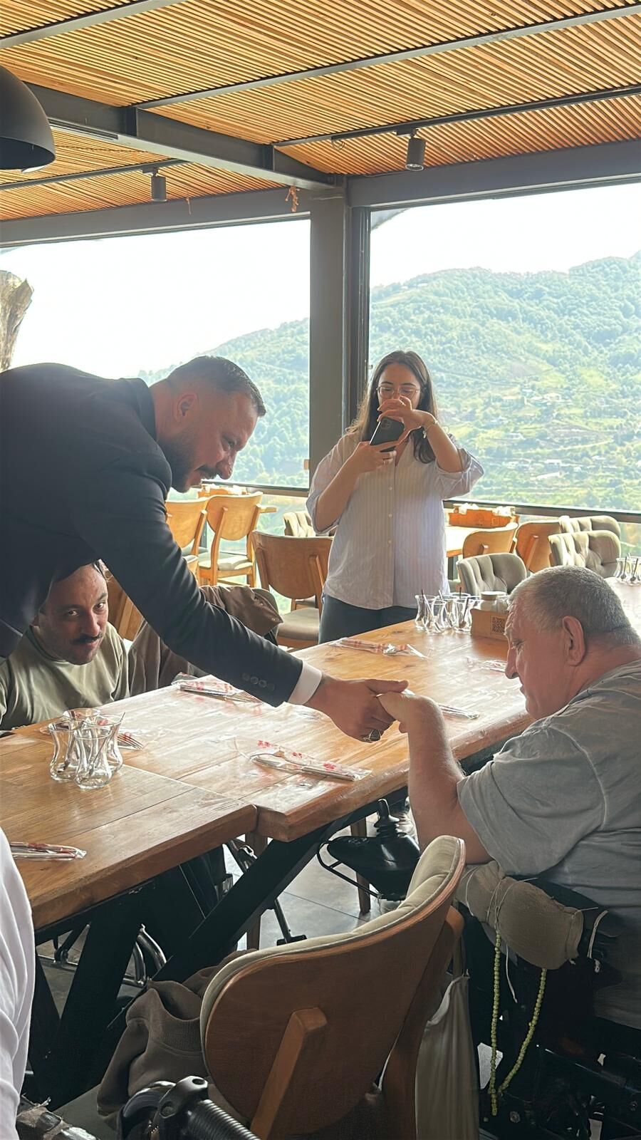 Mhp Başi̇skele Teşki̇lati Engelli̇ler Haftasi’nda Gönül Sofrasinda Buluştu (4)-1