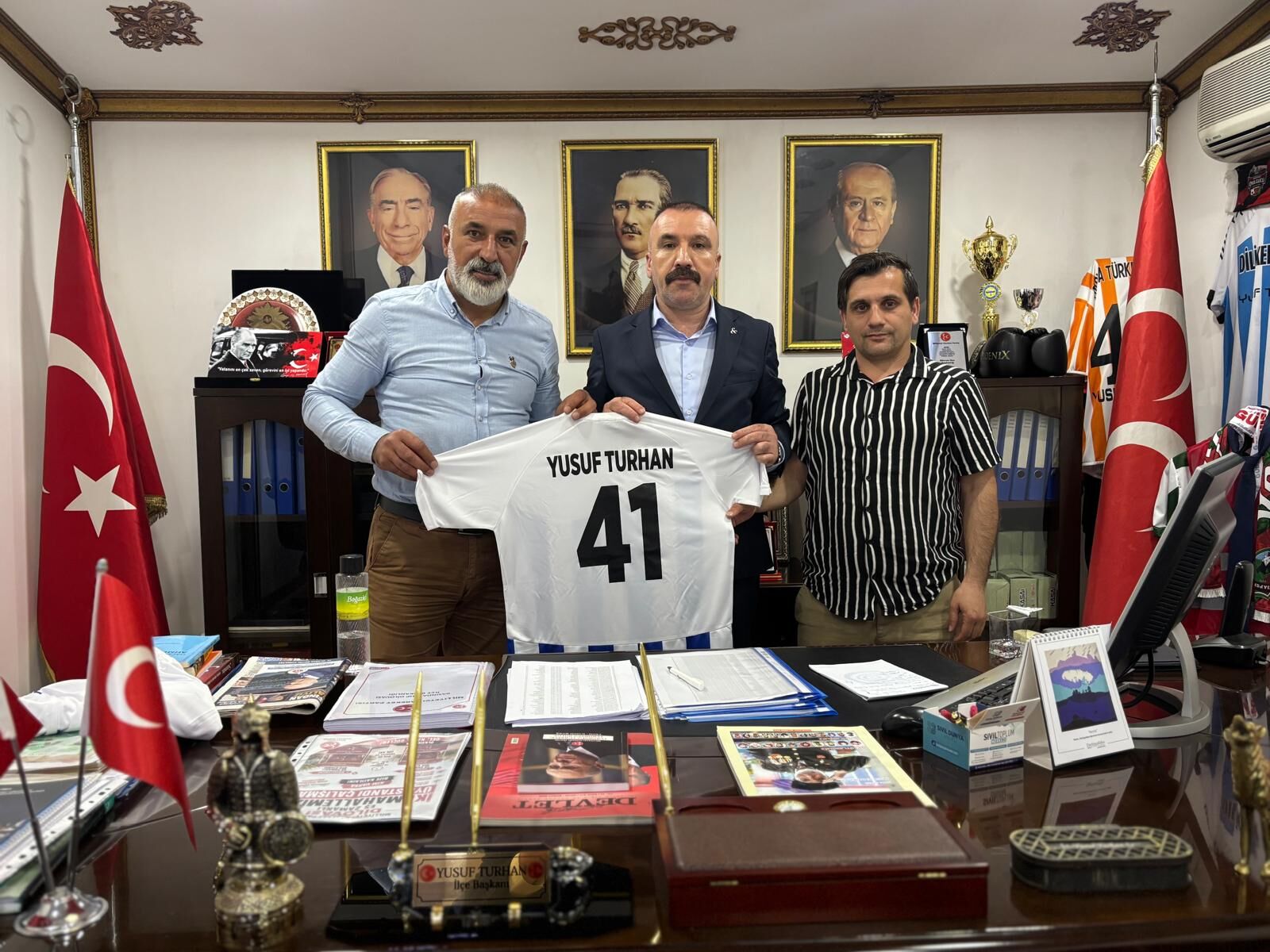 Mhp Di̇lovasi İlçe Teşki̇lati’na Di̇lovasi Beledi̇yespor’dan Zi̇yaret (1)