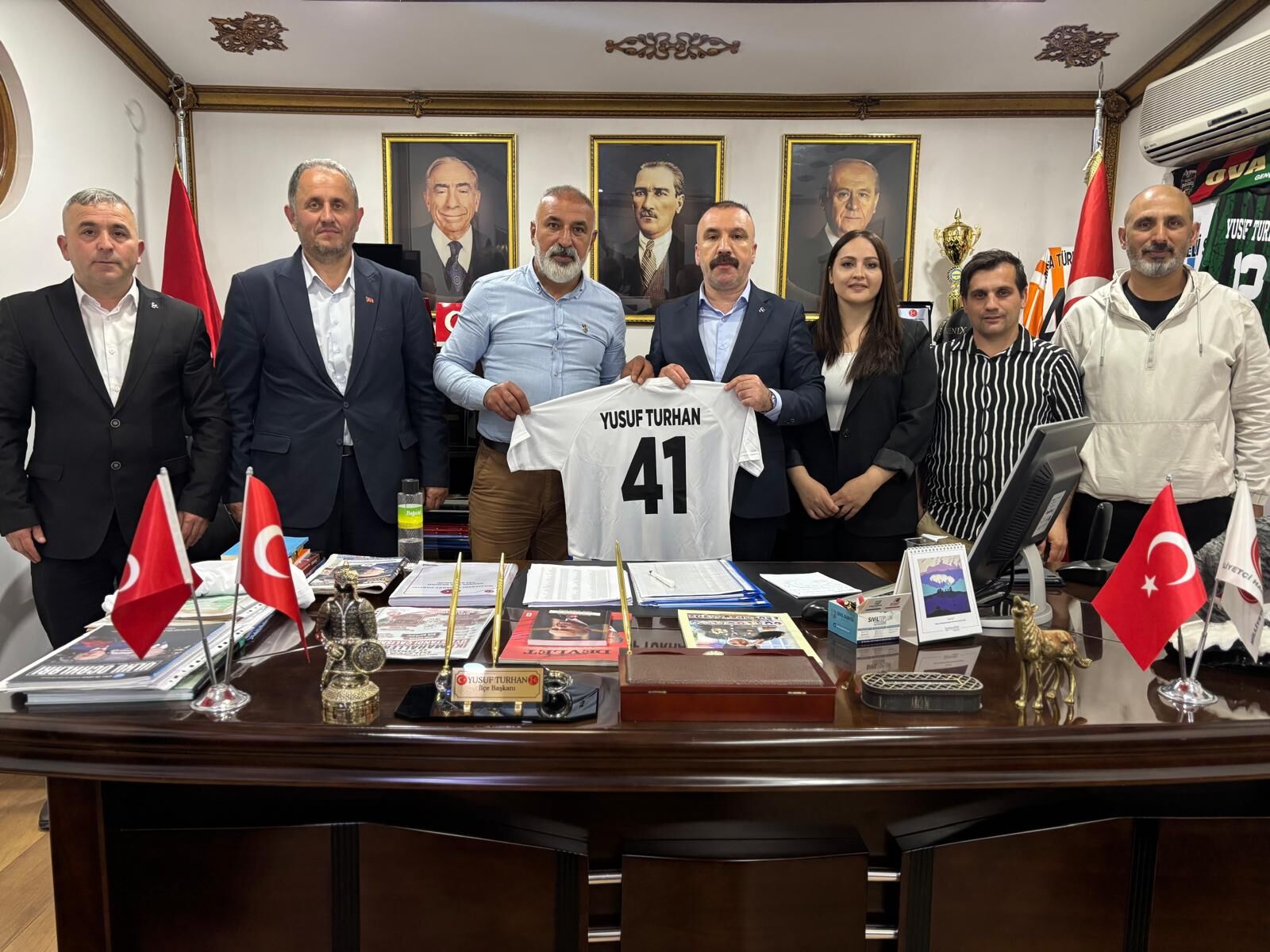 Mhp Di̇lovasi İlçe Teşki̇lati’na Di̇lovasi Beledi̇yespor’dan Zi̇yaret (4)