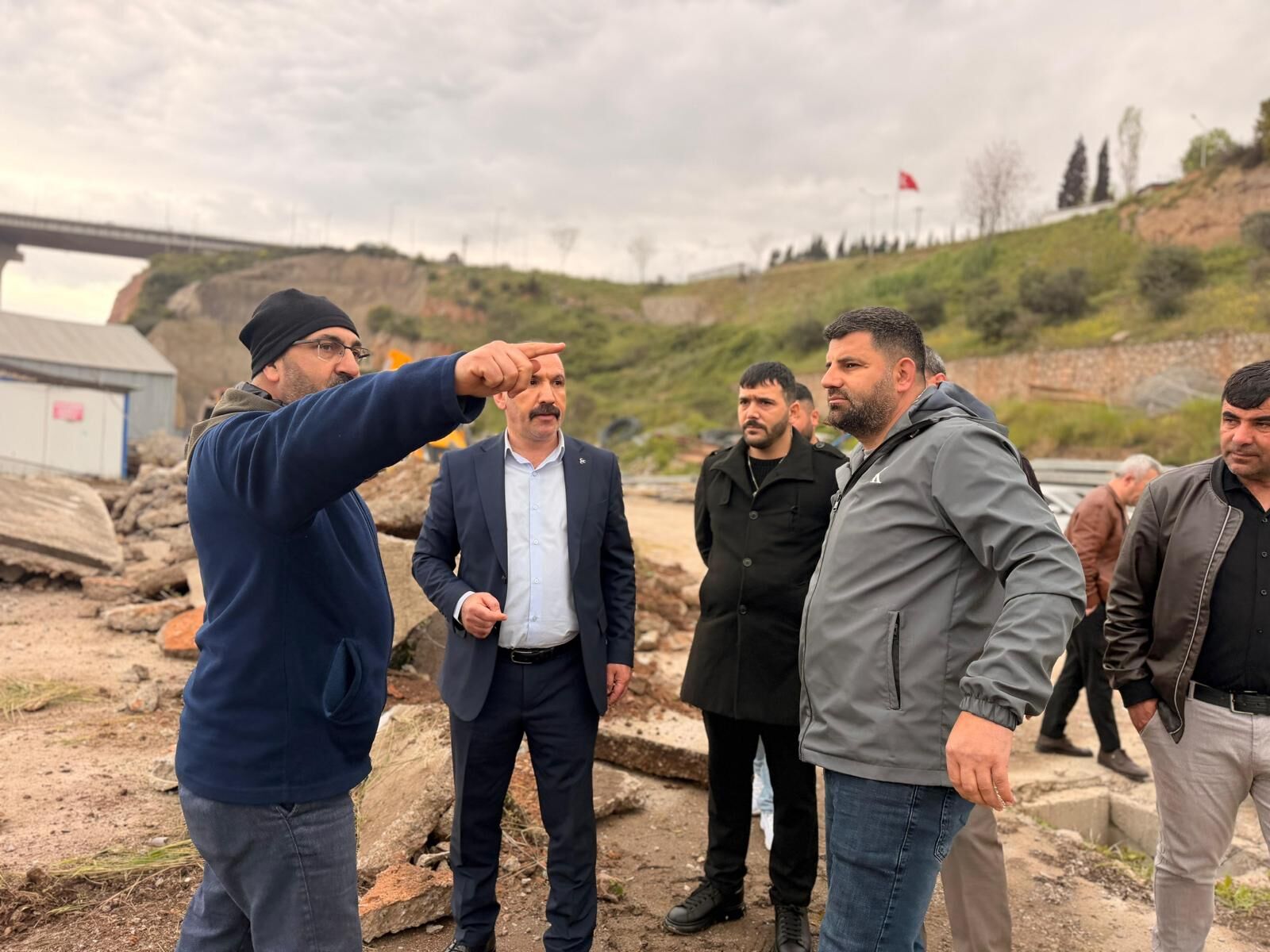 Mhp Di̇lovasi Teşki̇lati Sahi̇l Projesi̇ni̇ Yeri̇nde İnceledi̇ (1)