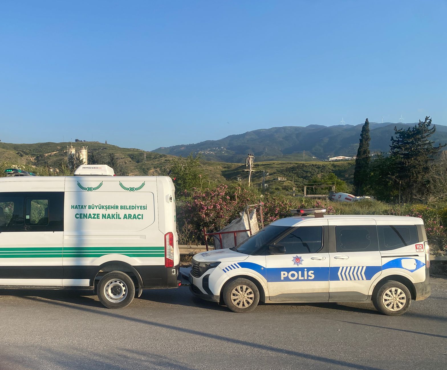 Tirla Çarpişan Motosi̇kleti̇n Sürücüsü Feci̇ Şeki̇lde Can Verdi̇!-1
