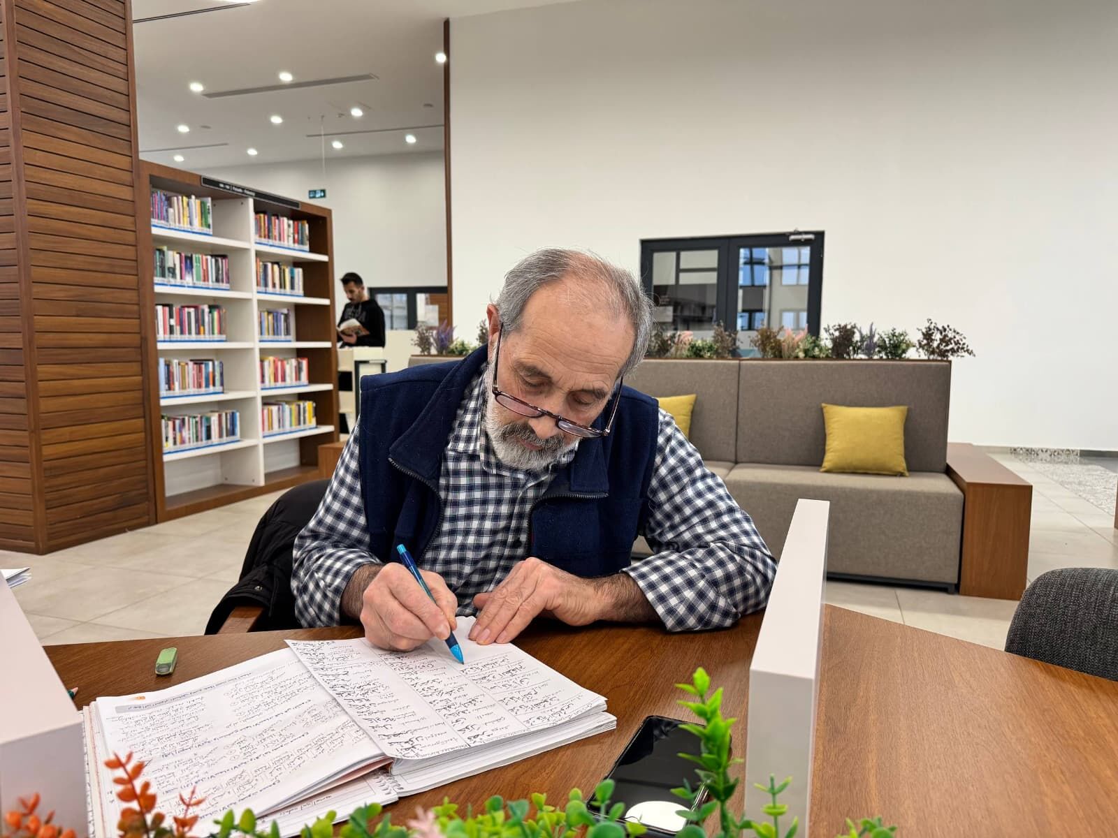 Tuğran Amca’nın Okuma Aşkı Yıllara Meydan Okuyor (2)