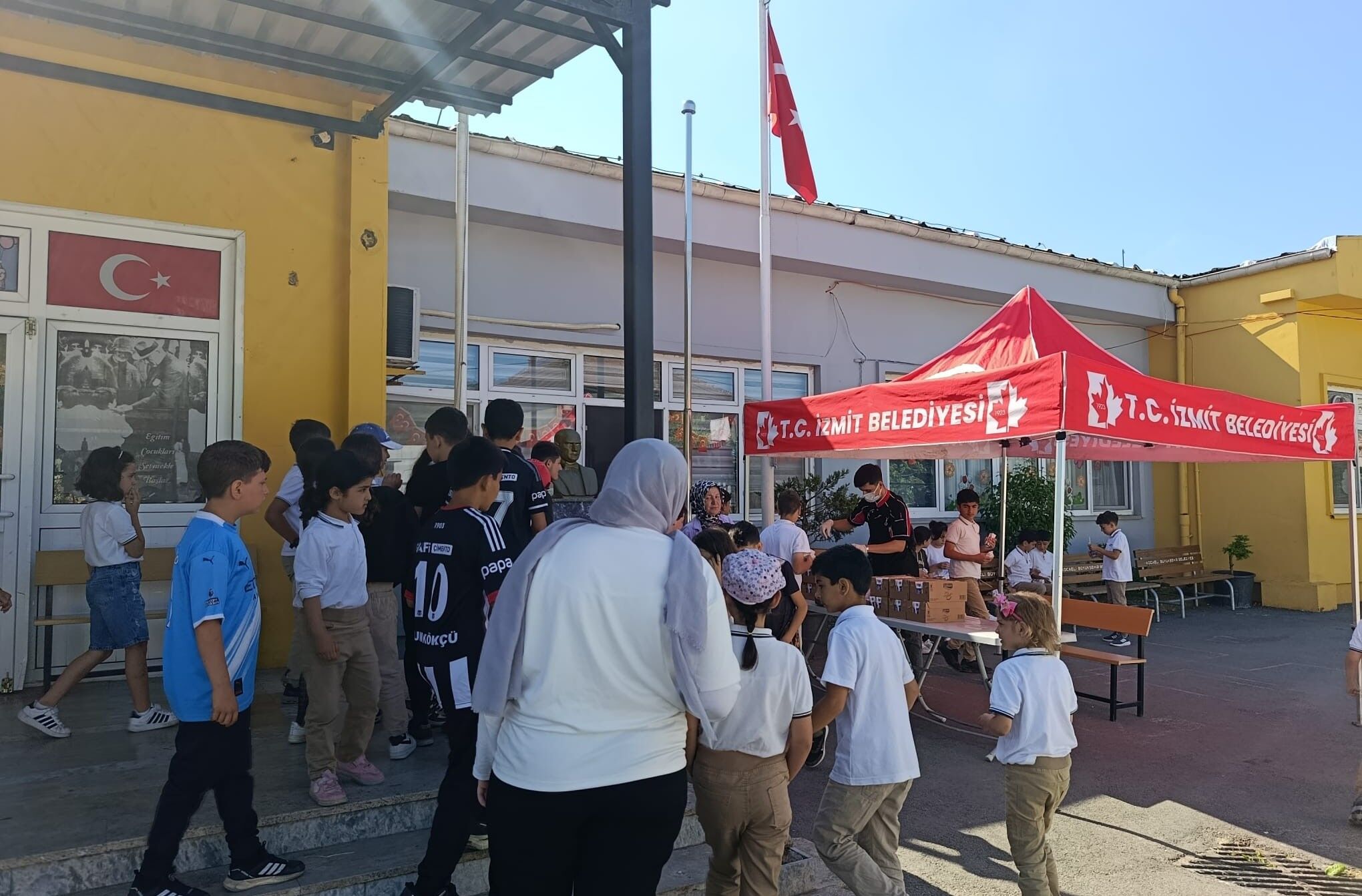 Izmit Belediyesinden Ögrencilere Beslenme Destegi Sürüyor (1)