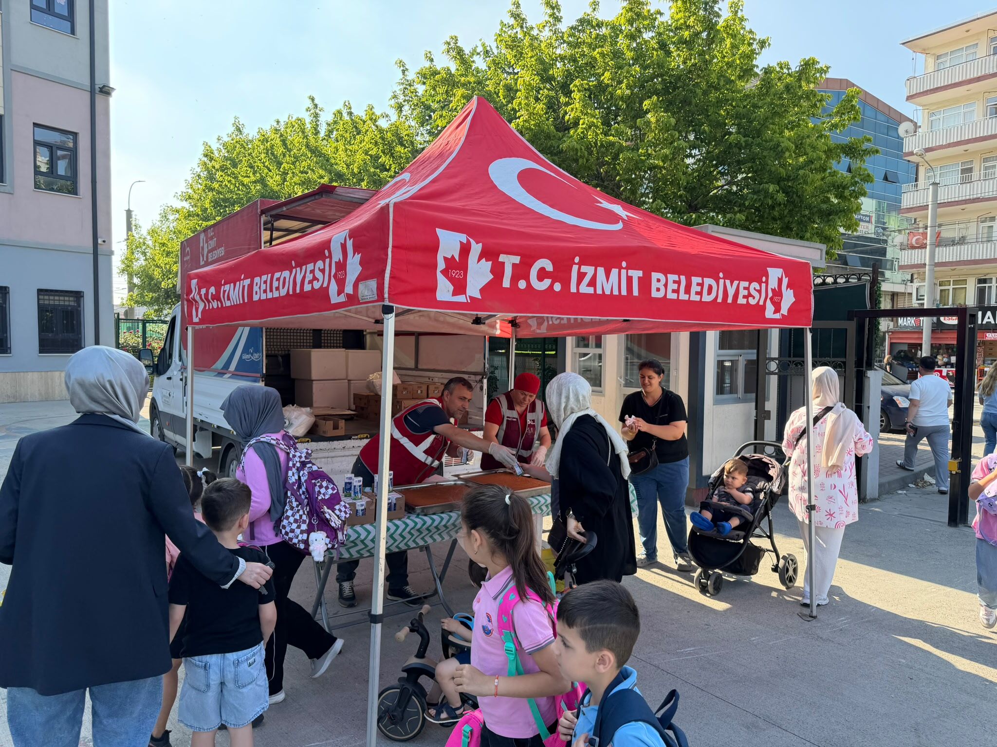 Izmit Belediyesinden Ögrencilere Beslenme Destegi Sürüyor (11)