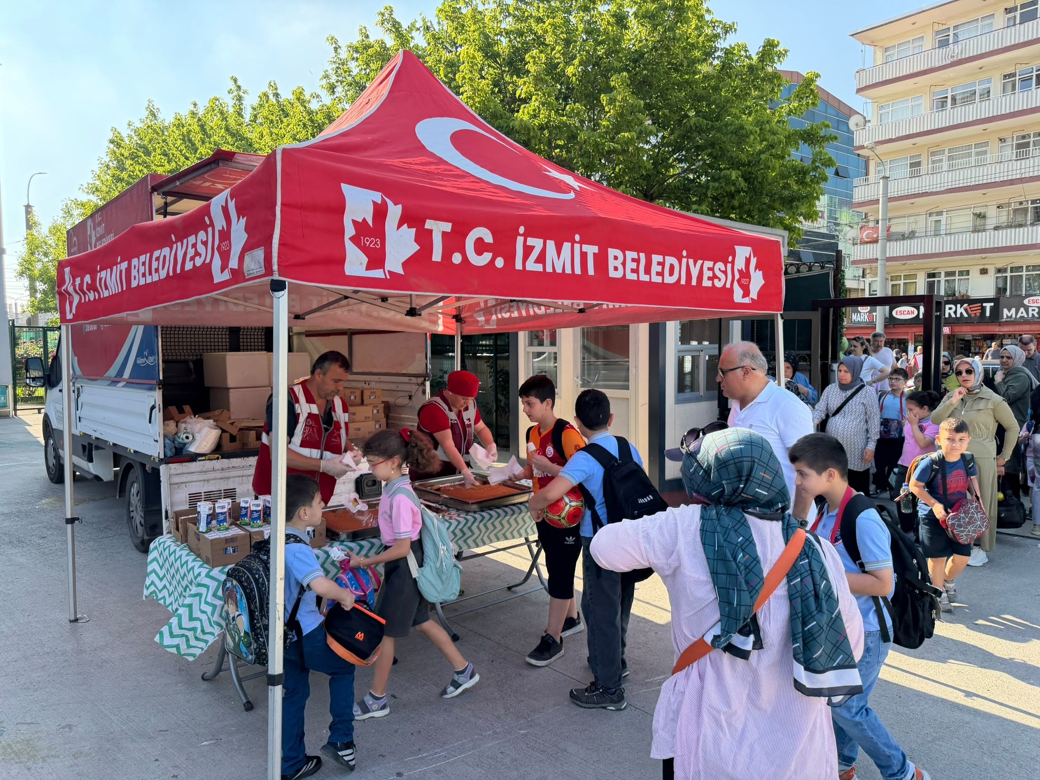 Izmit Belediyesinden Ögrencilere Beslenme Destegi Sürüyor (31)