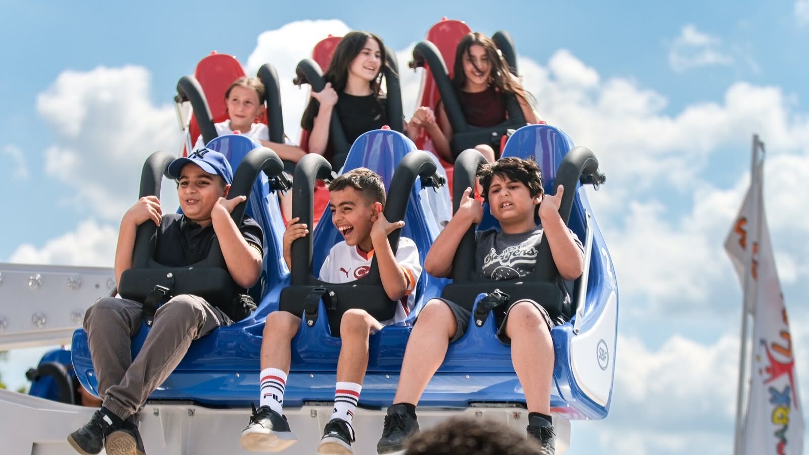 Karneval Coşkusu Lunaparkta Katlanıyor (11)