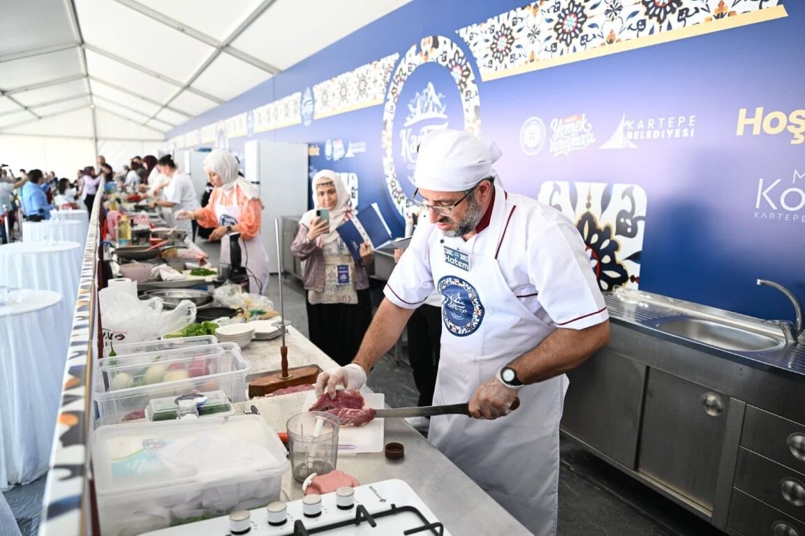 Kartepe’de Lezzet Şöleni Başladı 2. Gastronomi Festivali Kapılarını Açtı (9)