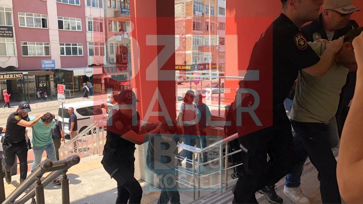 Zeynep Türker Si̇lmeyi̇n (36)