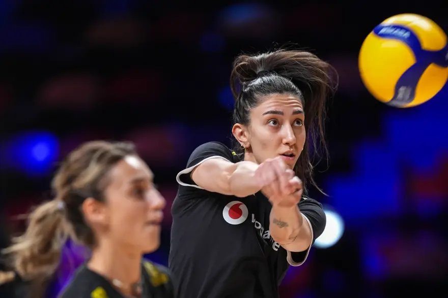 Fi̇leni̇n Sultanlari Vnl Yari Fi̇nali̇nde! Türki̇ye Çi̇n Voleybol Maçi Ne Zaman, Saat Kaçta, Hangi̇ Kanalda (1)