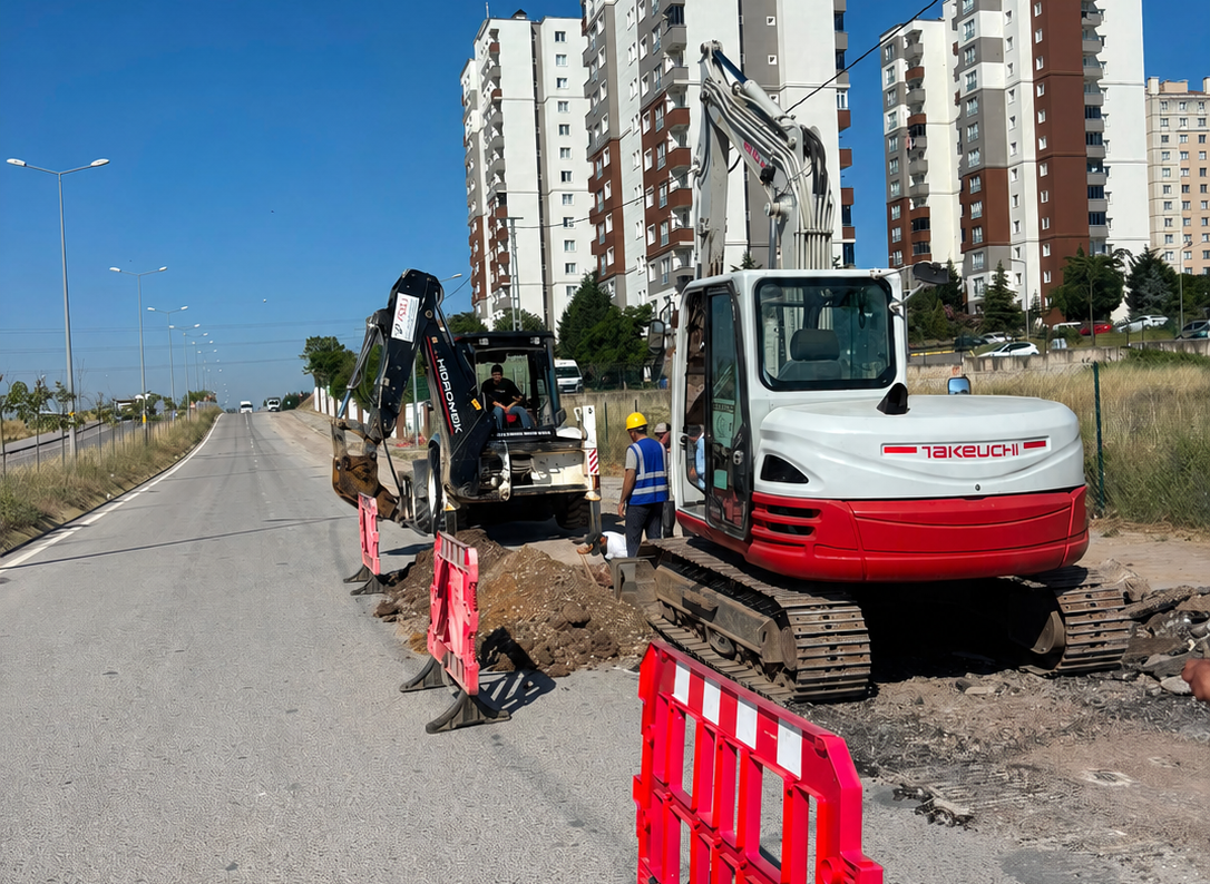 İsu'dan Di̇lovasi'nda İçme Suyu İleti̇m Altyapisina Güçlü Yatirim (2)