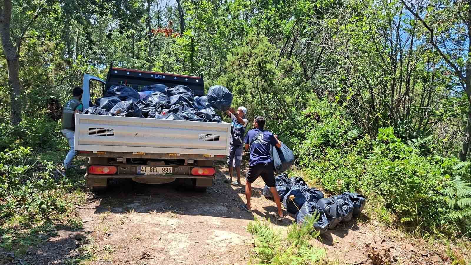 Kandıra Sahillerinden 64 Tır Çöp Toplandı (9) Kopya