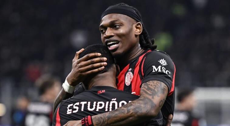 Rafael Leao Fenerbahçe’ye Mi̇ Geli̇yor Yildiz Futbolcu İçi̇n Çarpici İddi̇a (1)-1