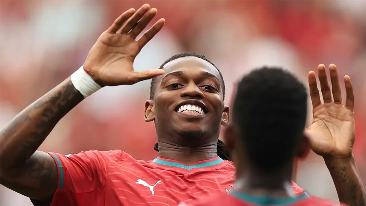Rafael Leao Fenerbahçe’ye Mi̇ Geli̇yor Yildiz Futbolcu İçi̇n Çarpici İddi̇a (2)