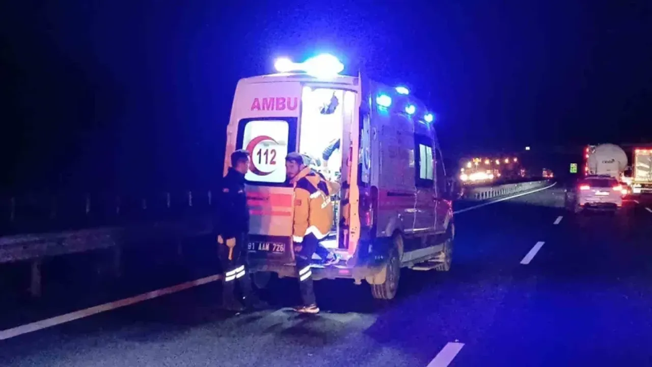 Anadolu Otoyolu’nda iki ayrı zincirleme kazada 10 araç çarpıştı: 8 yaralı