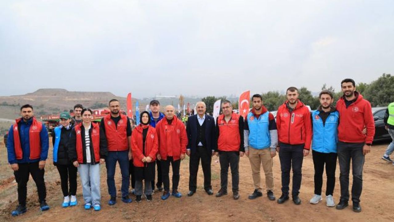 Gebze’de fidanlar toprakla buluştu  
