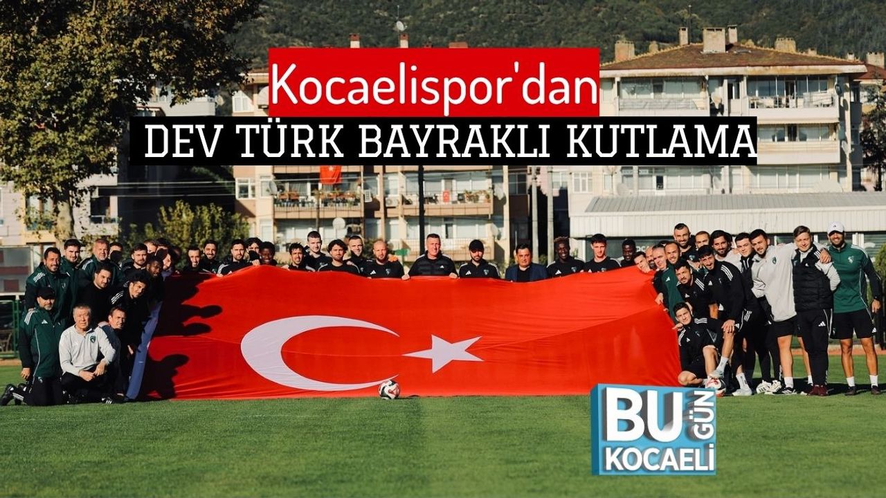 Kocaelispor'dan Dev Türk Bayraklı Kutlama